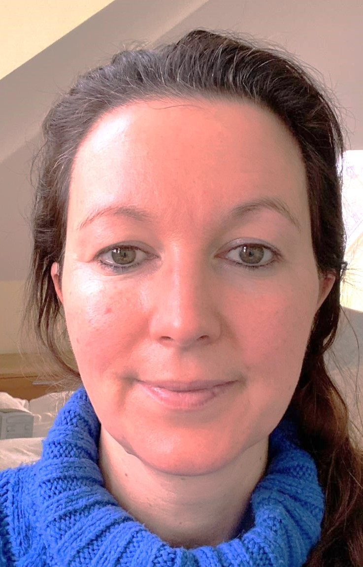 Portrait of Sara Holland, child and adolescent psychotherapist in Winchester.